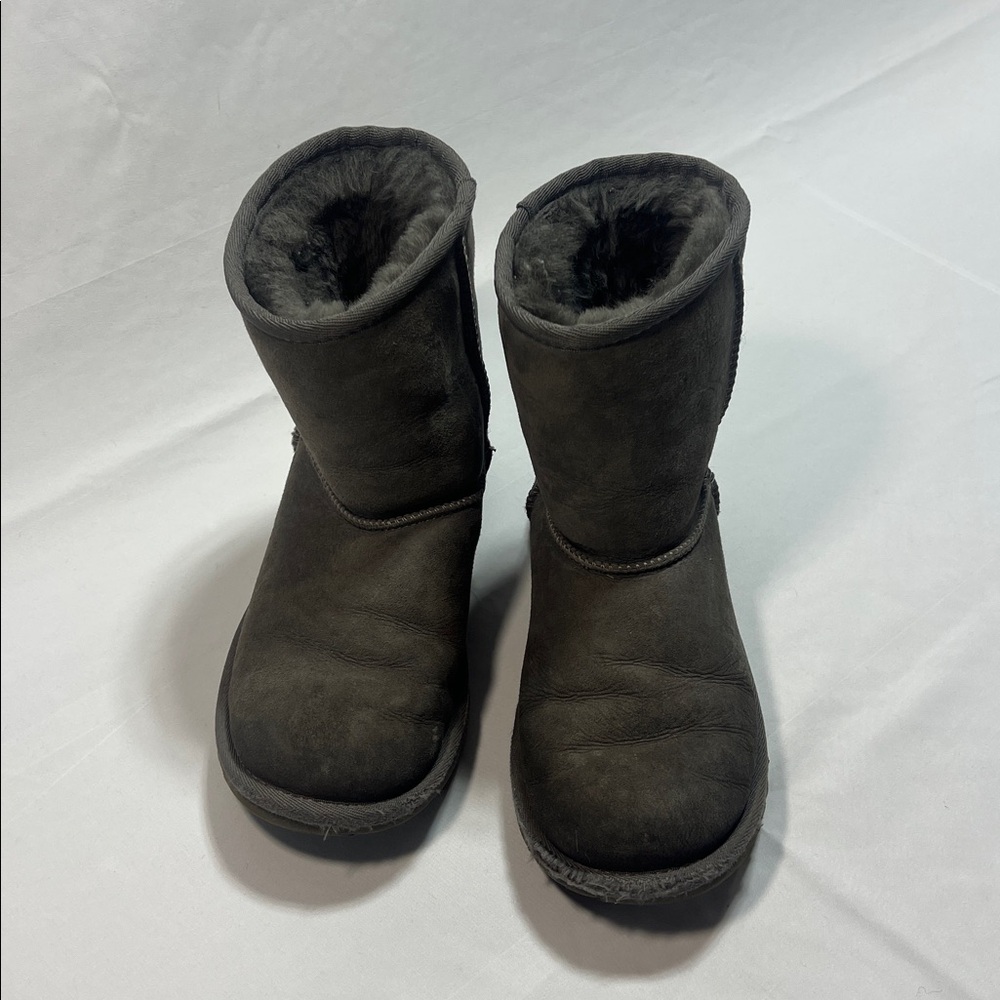 Grey uggs size 3 - Picture 3 of 8